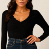 Ριμπ μπλούζα με κυμματιστό V – Διαθέσιμη σε χρώματα