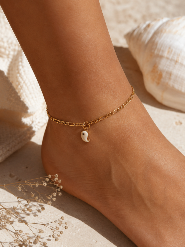 Whale Charm Anklet – Gold Edition