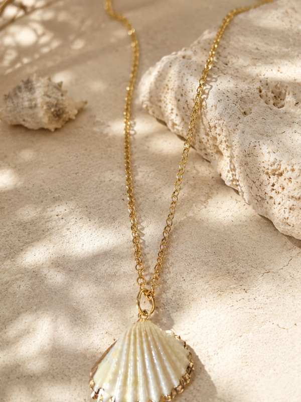 Golden Shell Pendant Necklace